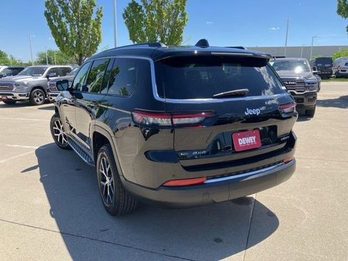 Certified 2023 Jeep Grand Cherokee L Limited AWD/4WD image 8