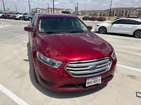 Used 2018 Ford Taurus SEL w/ Equipment Group 201A FWD image 17