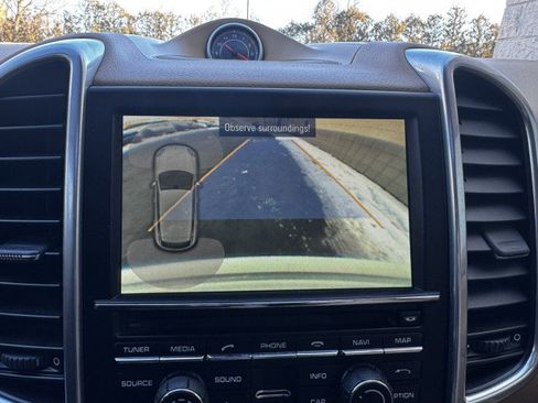 Used 2014 Porsche Cayenne Platinum Edition image 28