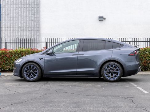 Used 2022 Tesla Model X AWD/4WD image 5