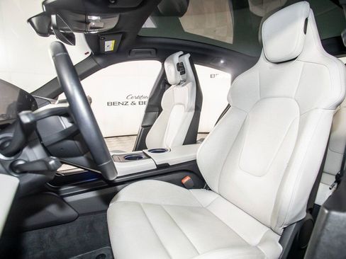 Used 2021 Porsche Taycan 4S w/ Premium Package image 13