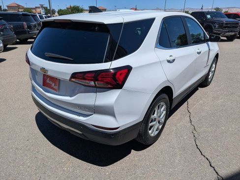 Used 2023 Chevrolet Equinox LT w/ Driver Convenience Package AWD/4WD image 5