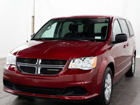 Used 2014 Dodge Grand Caravan SE w/ Quick Order Package 29E SE FWD image 4