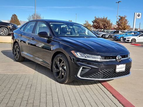 New 2026 Volkswagen Jetta SE image 5