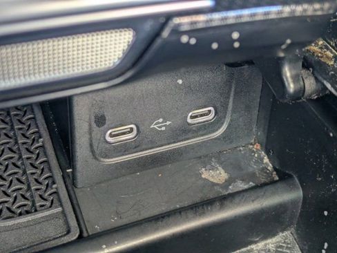 Used 2025 Mercedes-Benz CLE 300 4MATIC Cabriolet image 15