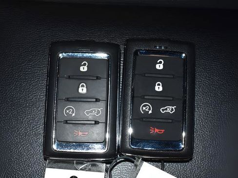 Used 2023 Jeep Grand Cherokee Limited AWD/4WD image 24