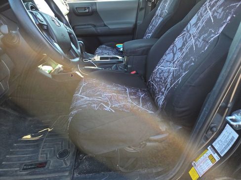 Used 2023 Toyota Tacoma SR AWD/4WD image 7