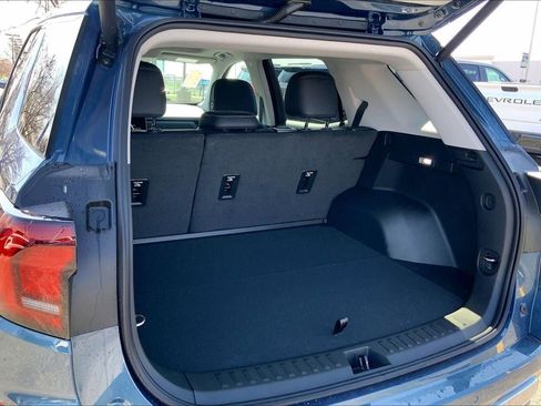 New 2026 GMC Terrain Denali w/ LPO, Black Badging Package image 5