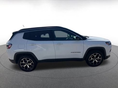 Used 2025 Jeep Compass Limited image 16