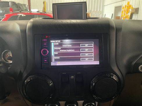 Used 2012 Jeep Wrangler Rubicon w/ PWR Convenience Group AWD/4WD image 13