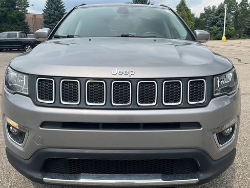 Used 2019 Jeep Compass Limited AWD/4WD image 3