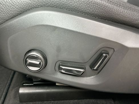 Certified 2022 Volvo XC60 B5 Momentum w/ Advanced Package image 19