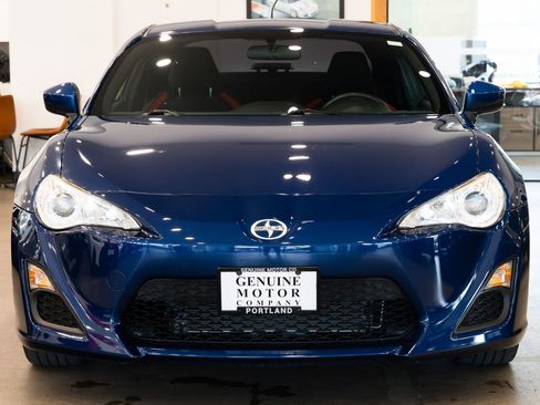 Used 2013 Scion FR-S RWD image 2