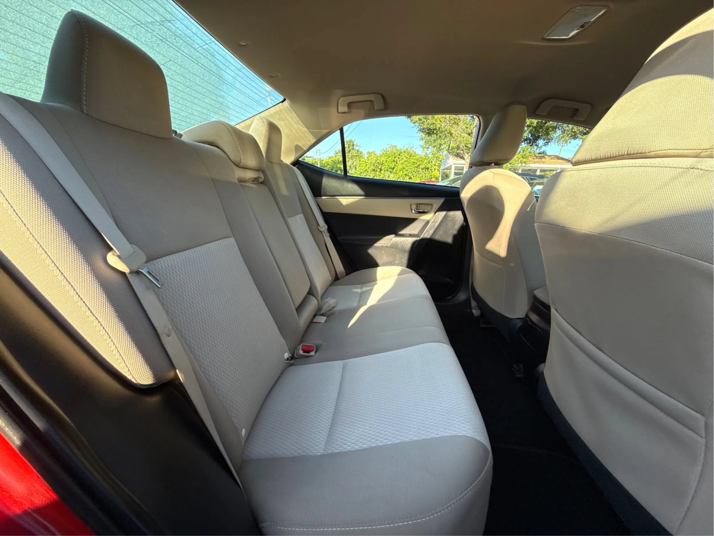 Used 2016 Toyota Corolla LE FWD image 23