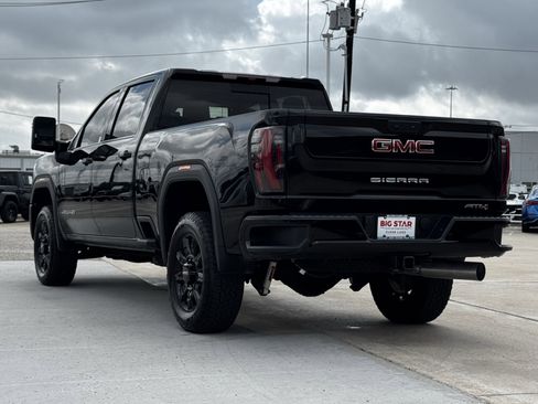 Used 2025 GMC Sierra 2500 AT4 image 8