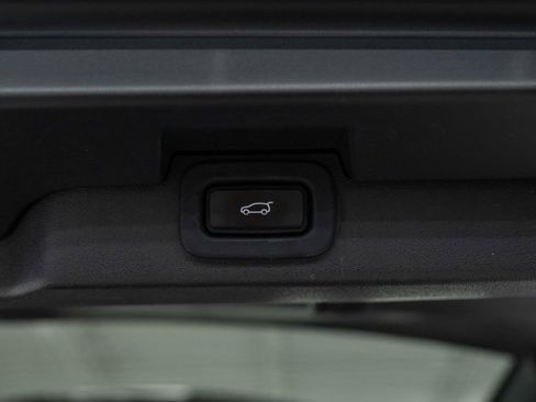 Used 2023 Land Rover Discovery S R-Dynamic image 43