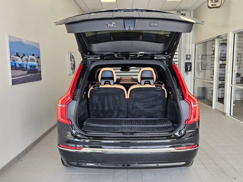 Certified 2024 Volvo XC90 T8 Ultimate w/ Protection Package Premier image 8