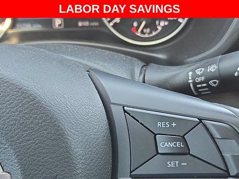 Used 2023 Nissan Sentra SR w/ SR Premium Package FWD image 11