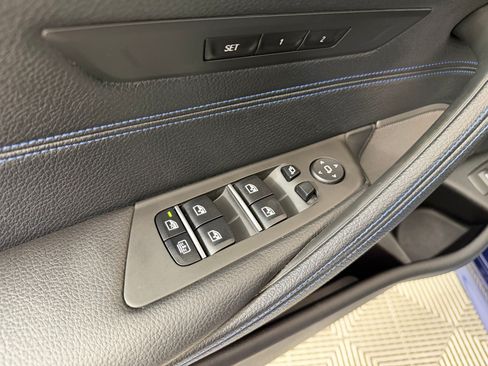 Used 2020 BMW 530e xDrive w/ M Sport Package AWD/4WD image 14