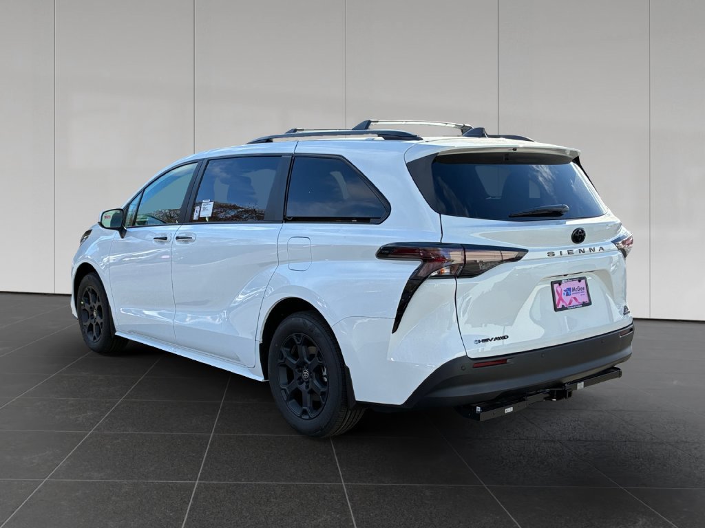 New 2026 Toyota Sienna XLE Woodland Edition AWD/4WD image 3