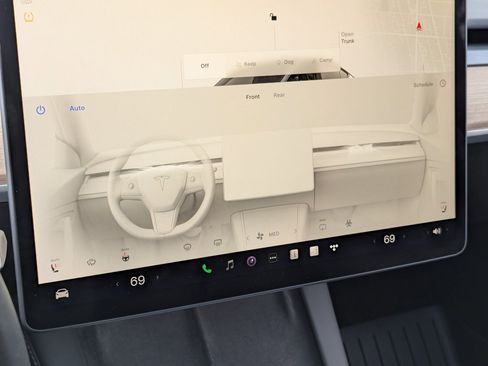 Used 2022 Tesla Model Y Long Range image 19