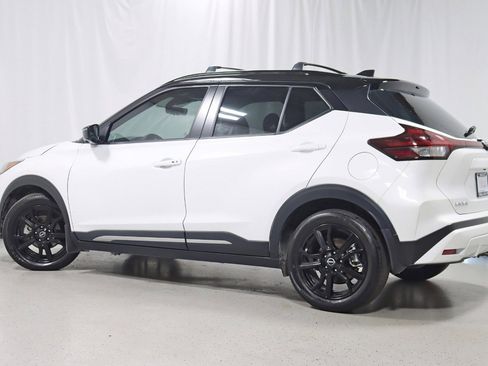 Used 2023 Nissan Kicks SR w/ SR Premium Package FWD image 9