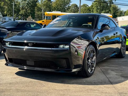 Used 2025 Dodge Charger Daytona R/T w/ Plus Group image 7