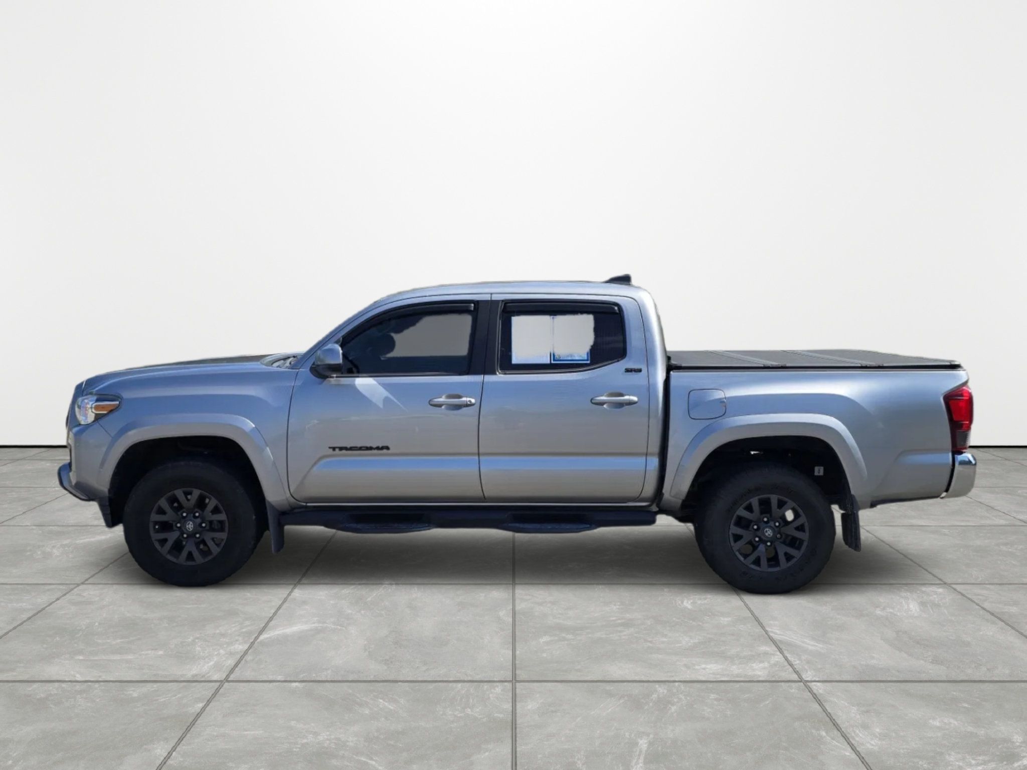 Used 2021 Toyota Tacoma SR5 RWD image 7
