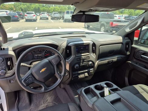 Used 2024 Chevrolet Silverado 2500 Custom w/ Custom Value Package AWD/4WD image 8