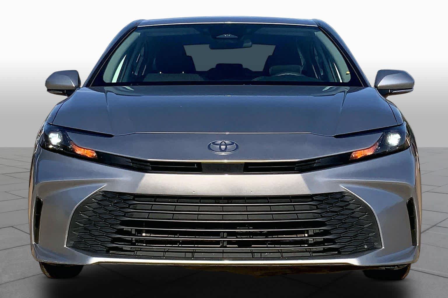 Used 2025 Toyota Camry LE FWD image 4