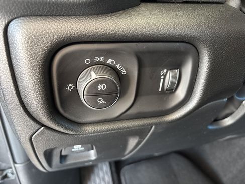 New 2026 RAM 1500 Express image 12