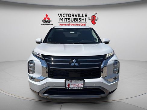 New 2026 Mitsubishi Outlander SE FWD image 2
