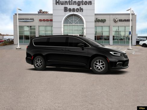 New 2026 Chrysler Pacifica Select FWD image 10