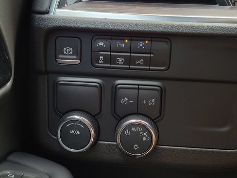 Used 2025 Chevrolet Tahoe LS RWD image 30