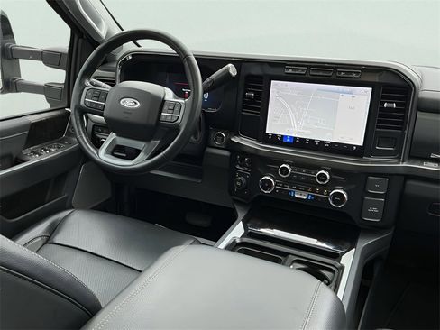 Certified 2024 Ford F250 Lariat w/ Black Appearance Package image 36