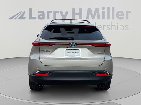 Used 2021 Toyota Venza XLE w/ Softex Package AWD/4WD image 4