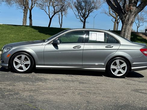 Used 2010 Mercedes-Benz C 300 Sport image 8