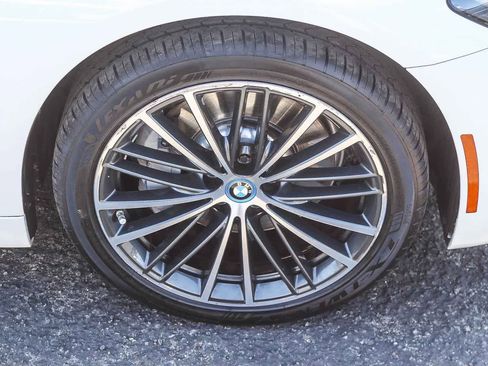Used 2023 BMW 530e RWD image 11
