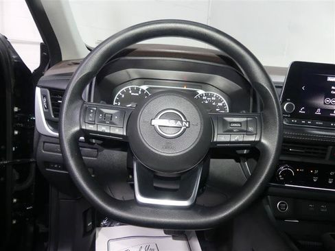 Used 2023 Nissan Rogue S AWD/4WD image 29