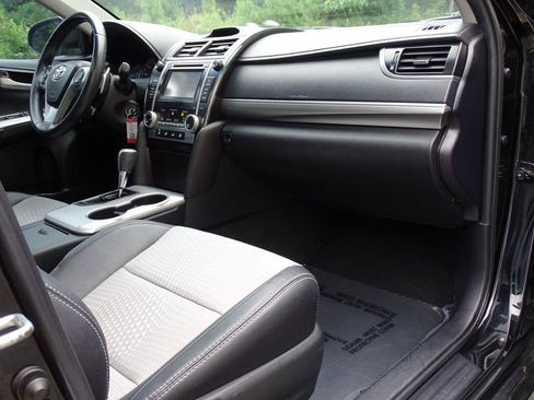 Used 2012 Toyota Camry SE FWD image 23