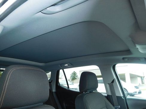 Used 2018 GMC Terrain SLE w/ Driver Convenience Package image 8