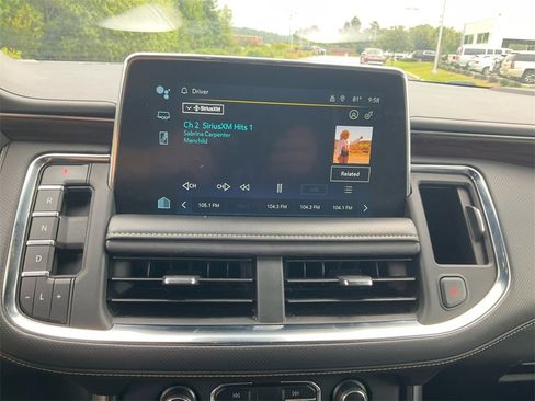 Used 2023 Chevrolet Suburban Premier image 20