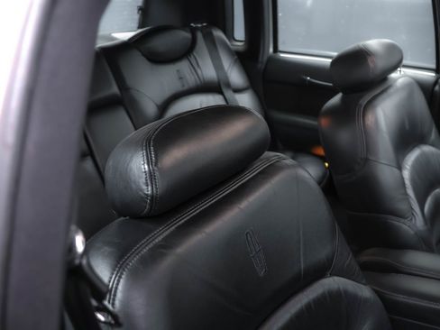 Used 1995 Lincoln Town Car Signature image 6