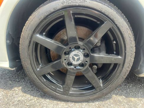 Used 2010 Mercedes-Benz E 350 4MATIC Sedan image 19