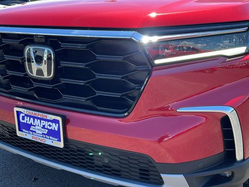 Used 2025 Honda Pilot Elite image 10