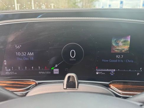 Used 2023 Cadillac Escalade Premium Luxury image 10