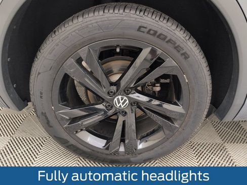 Used 2023 Volkswagen Tiguan SE R-Line FWD image 20