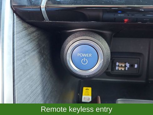 Used 2021 Toyota Venza Limited image 17