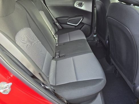 Used 2023 Kia Soul LX image 18