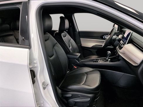 Used 2025 Jeep Compass Limited image 7